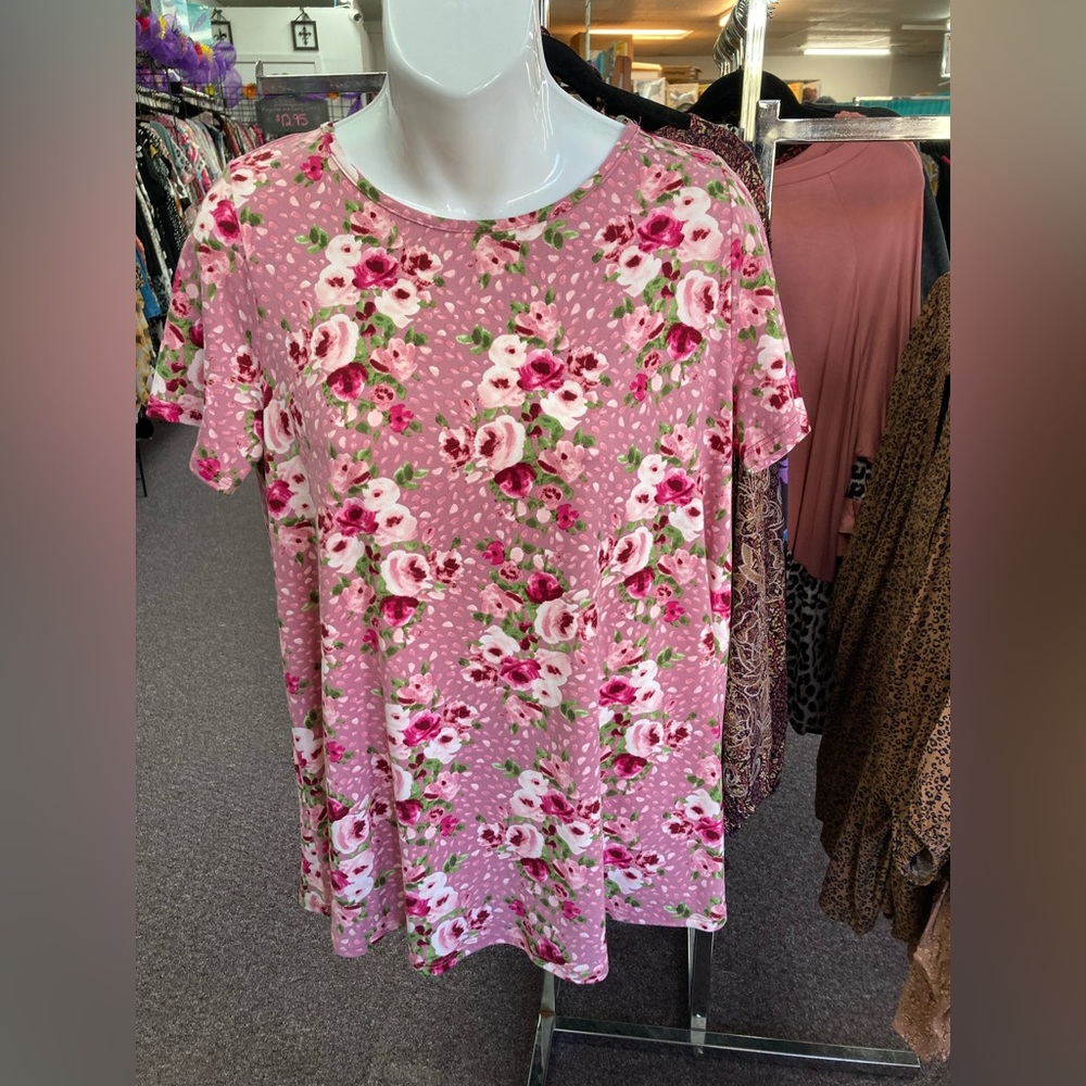 Honey Me tie back floral blouse in mauve. New with tags!